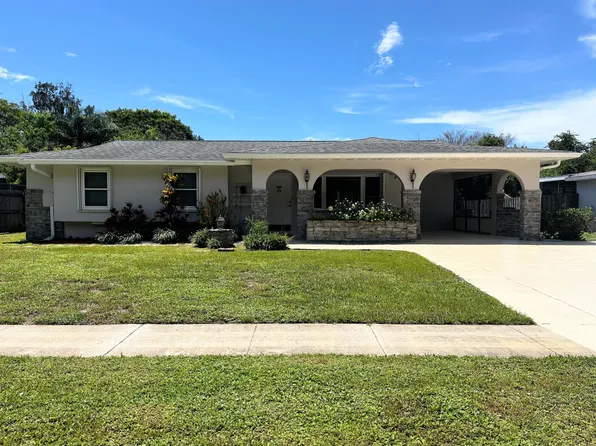 330 NE SOLIDA Drive, Port St Lucie, FL 34983