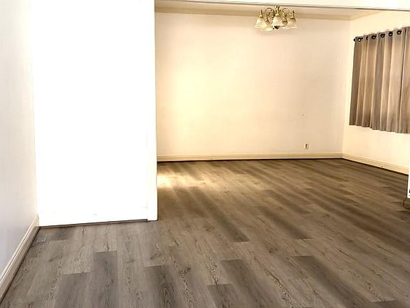 3rd image of 435 N Ventura Ave