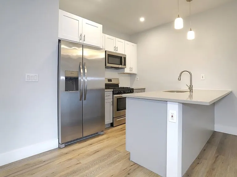 502 Broadway #301 — Photo 13
