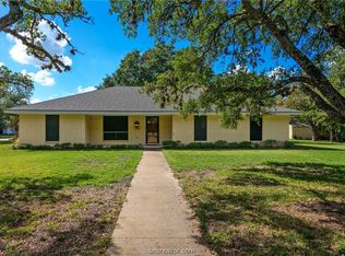 1410 Carter Creek Pkwy, Bryan, TX 77802