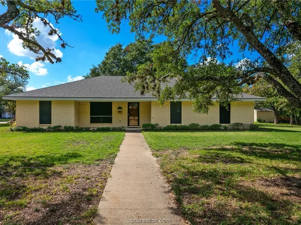 1410 Carter Creek Pkwy, Bryan, TX 77802