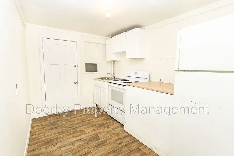 Building Photo - 417 N Hawthorne St #417