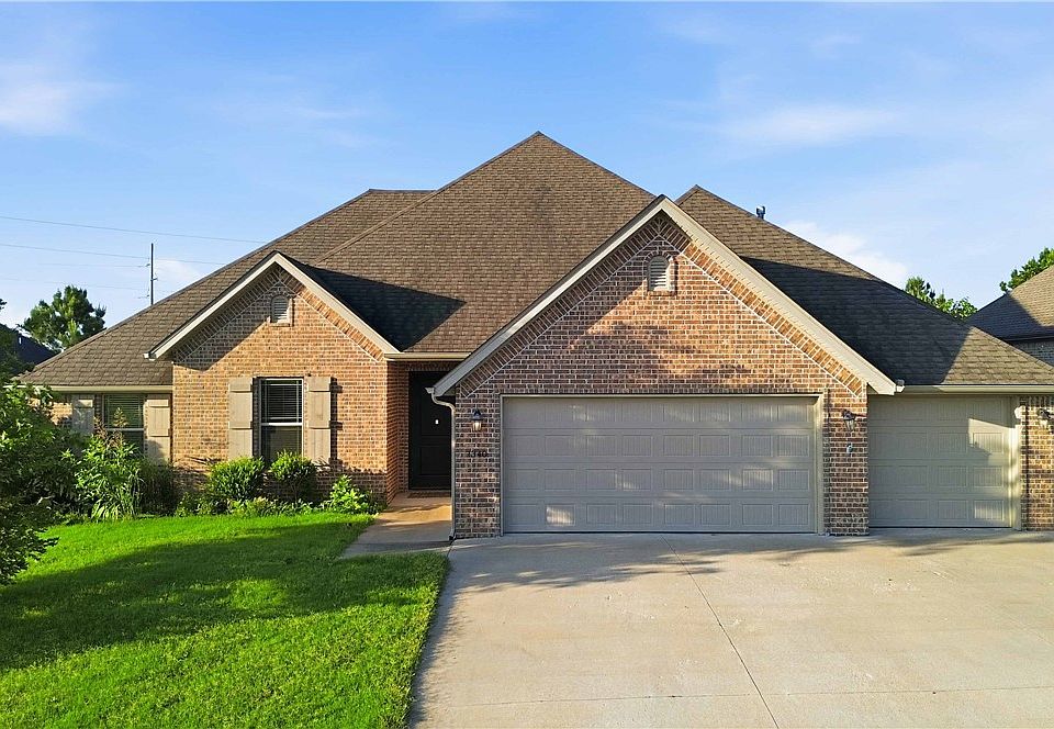 1st image of 1340 Sweetbriar Cir