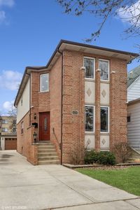 6039 W Giddings St, Chicago, IL, 60630