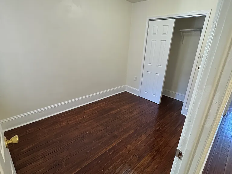 562 Walnut St — Photo 6