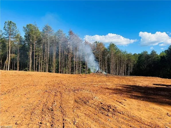 181 Patchwork Dr, Statesville, NC 28677