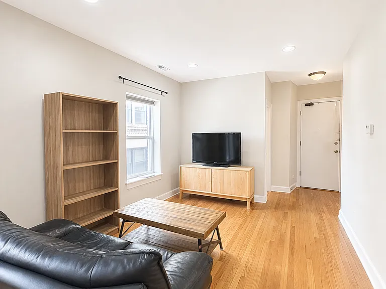 6815 N Lakewood Ave #2N — Photo 5