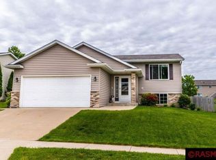 5920 Crown Ln NW, Rochester, MN 55901