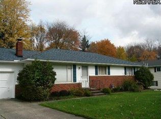 18202 Meadow Ln, Strongsville, OH