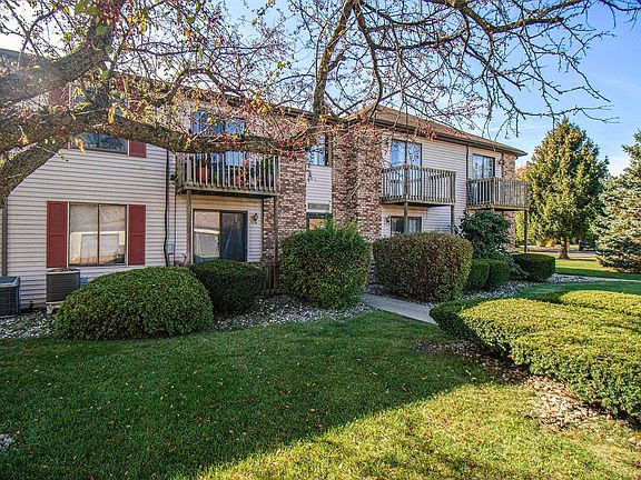 2nd image of 1006 Clarinet Blvd E