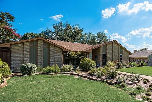 1st image of 2604 Teakwood Ln