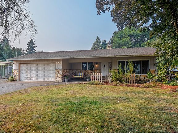 2nd image of 4314 NE 54th St