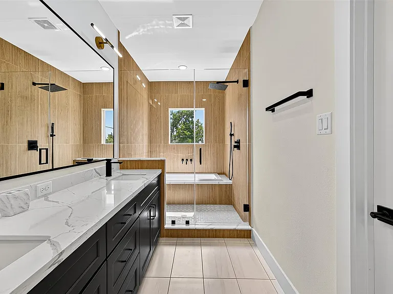 3315 Daphne St — Photo 40