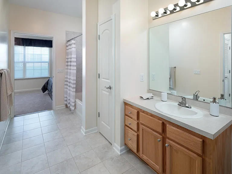 Sutton Hill Apartments and The Point at Sutton Hill — Photo 21