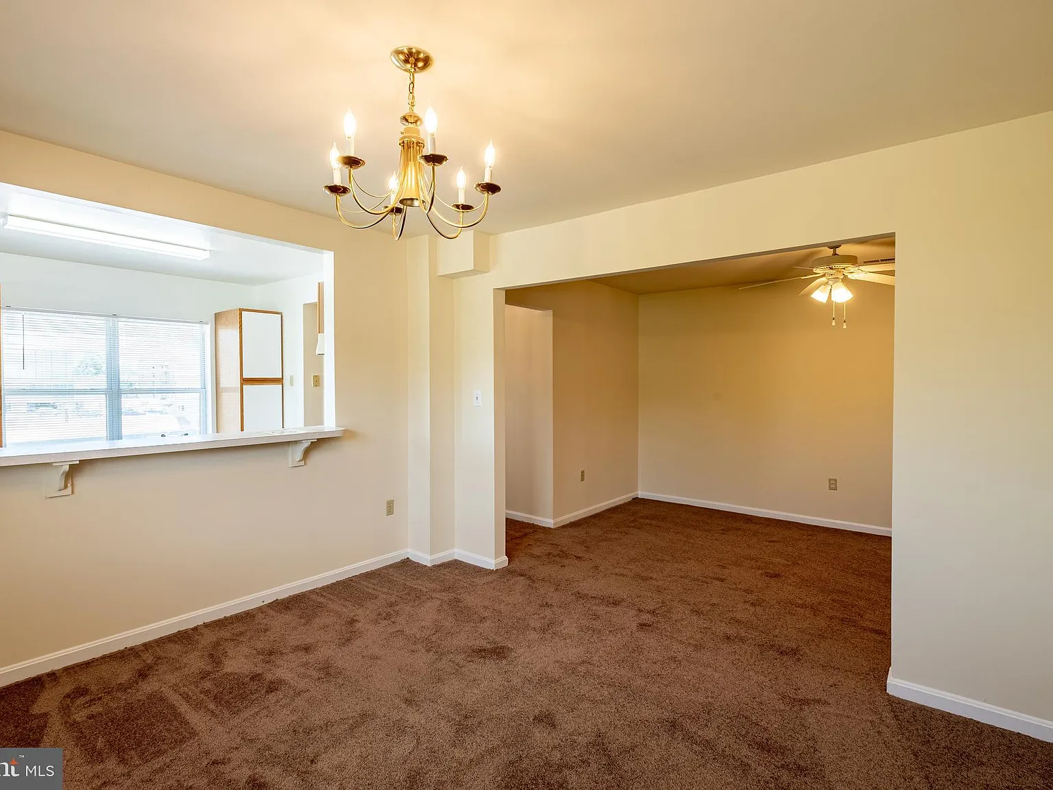 2 bed, 1.5 bath, 4700 sqft, $1,995 — Photo 1