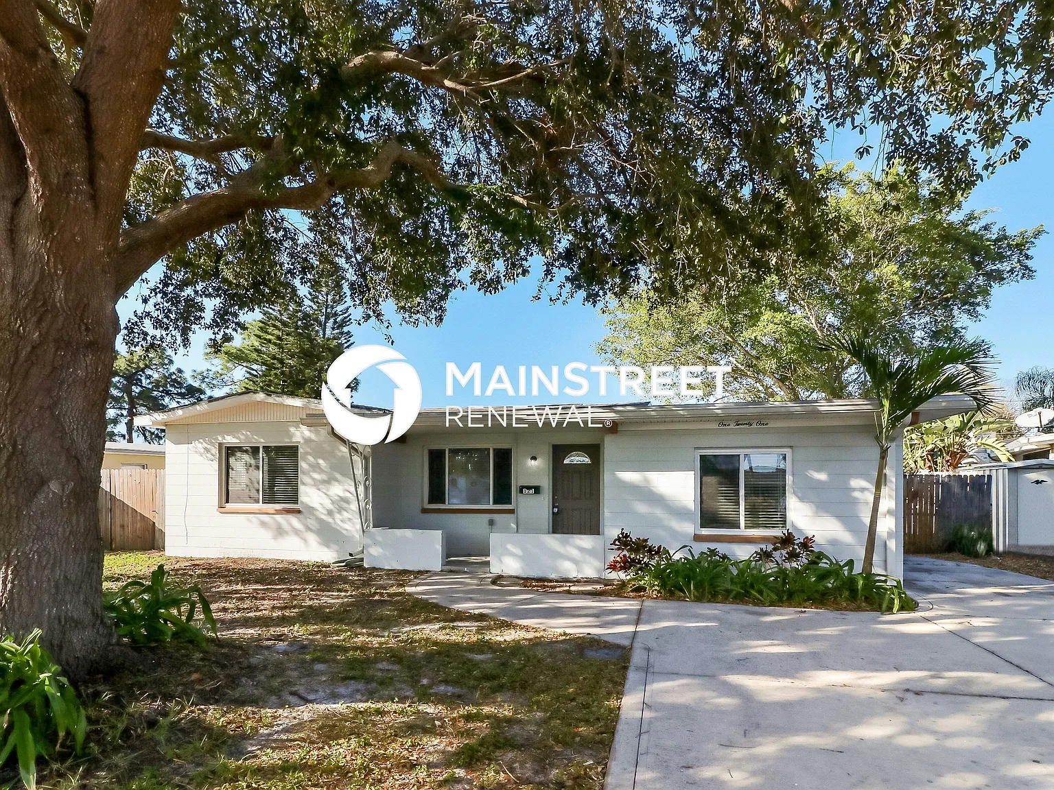 121 Sunlit Cove Dr NE — Photo 1