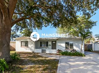 121 Sunlit Cove Dr NE, Saint Petersburg, FL 33702