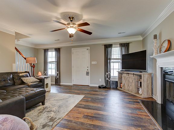 4th image of 5448 Castle Pines Ln