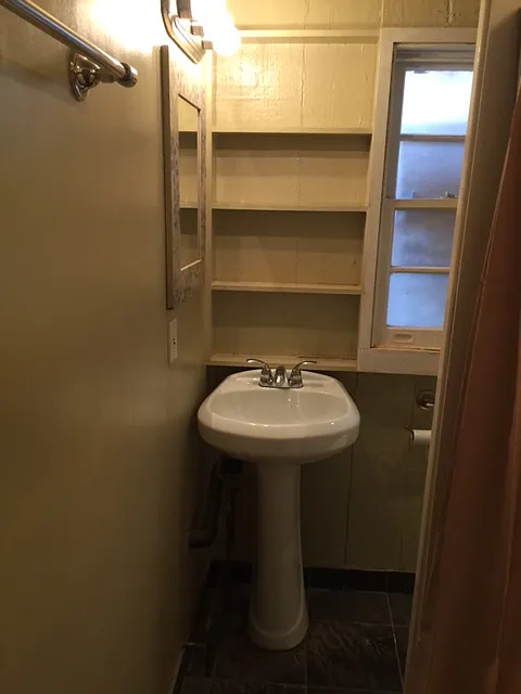 Studio, 211 sqft, $900 — Photo 3