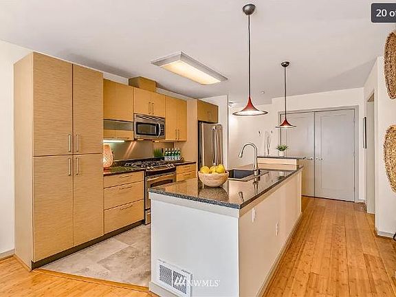 5th image of 1530 NW Market St Unit 205