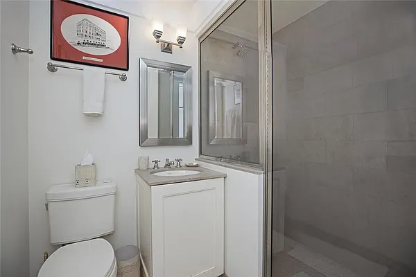 Sold by Qwest Residential Downtown LLC | media 5