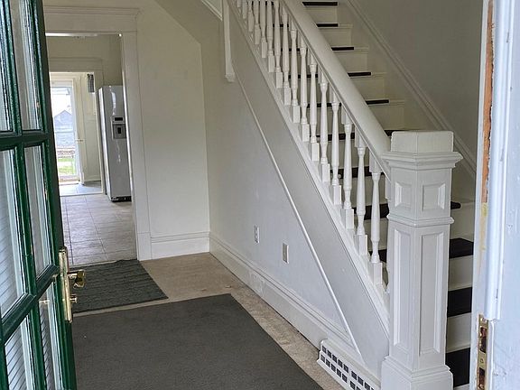 2nd image of 204 Ash Ave
