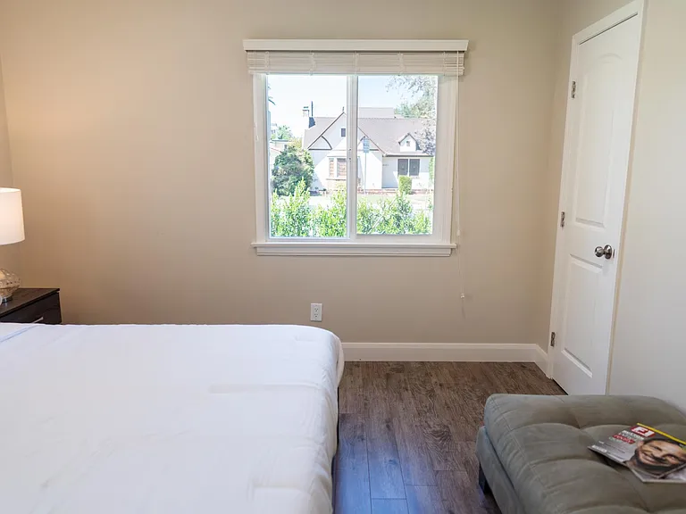 6156 Morella Ave — Photo 36