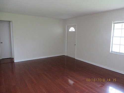 3rd image of 807 Depot St