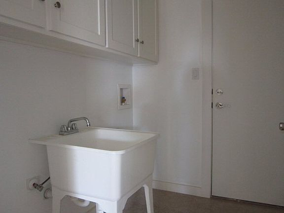 4th image of 6629 Woodlands Ave