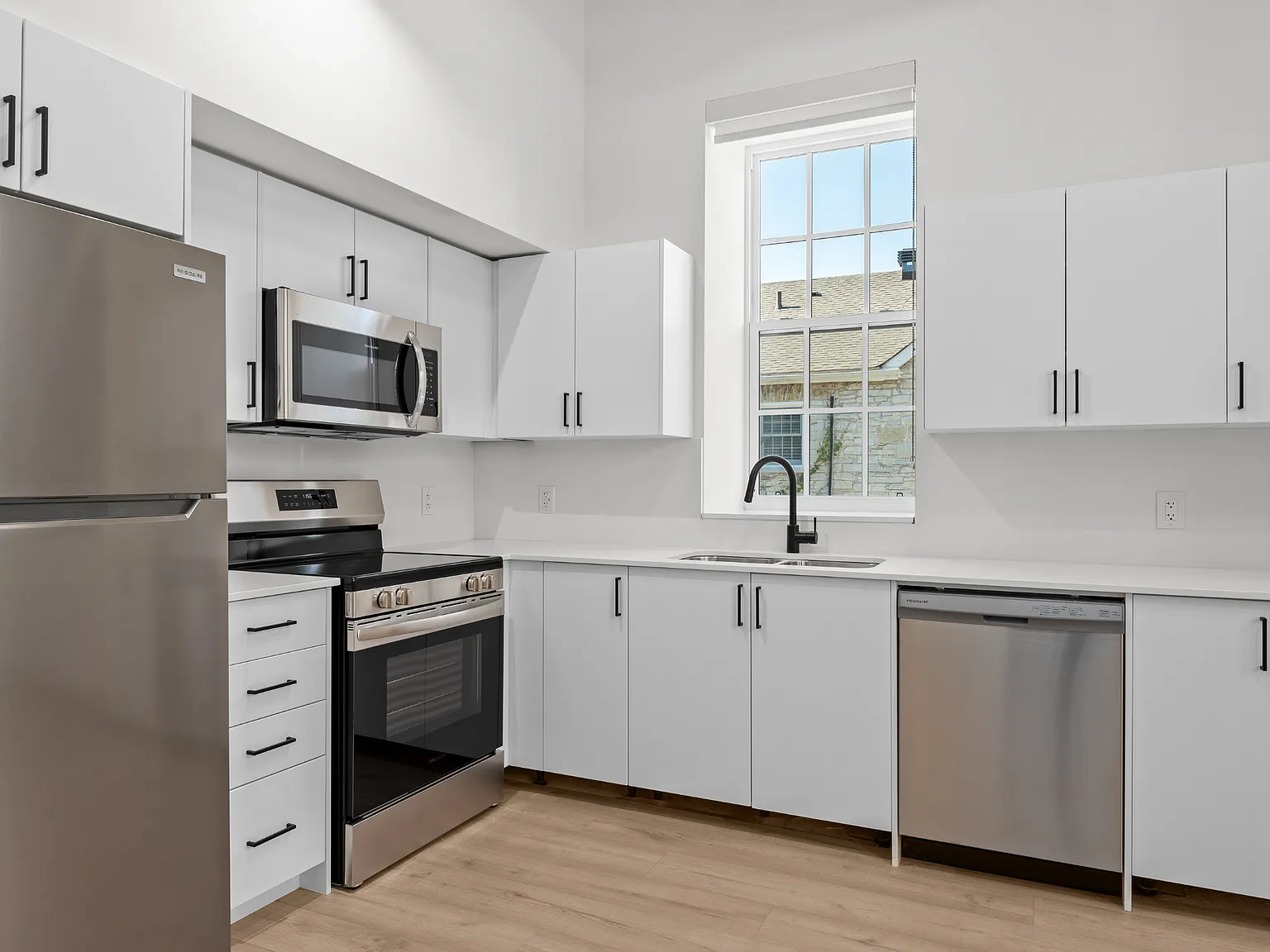 47 Wellington Street Kingston — Photo 4