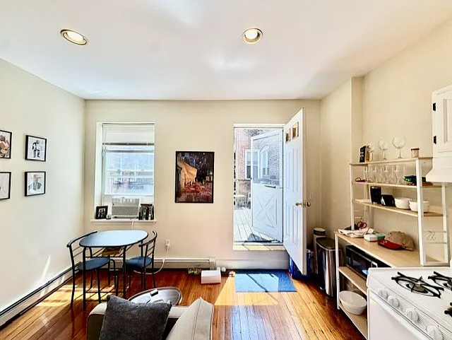 24 Hull St #2R — Photo 17