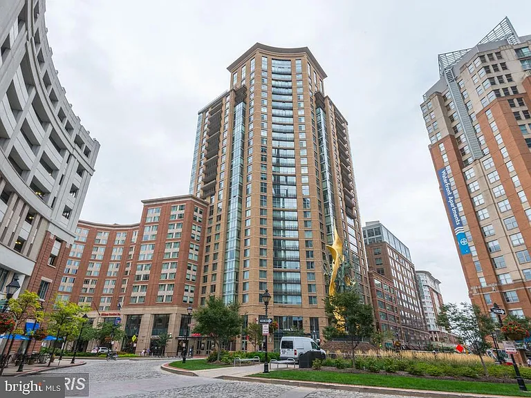 675 President St #2408 — Photo 1