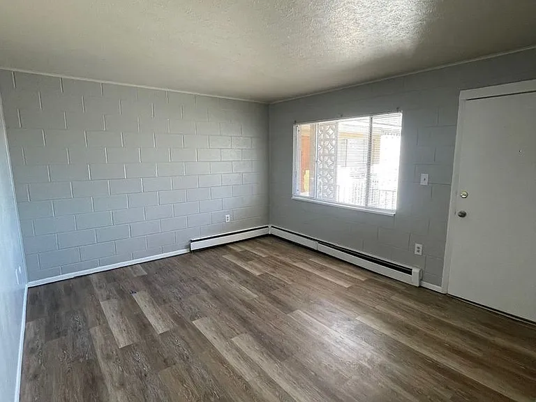 Parklane Apartments — Photo 7