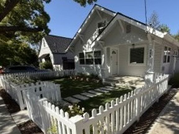 3rd image of 111 Loma Alta Ave #A