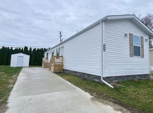 4158 Riverview Cir, Mount Clemens, MI 48043