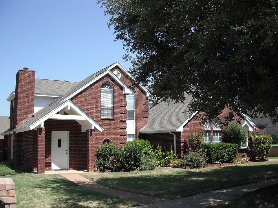 1806 Evergreen Court