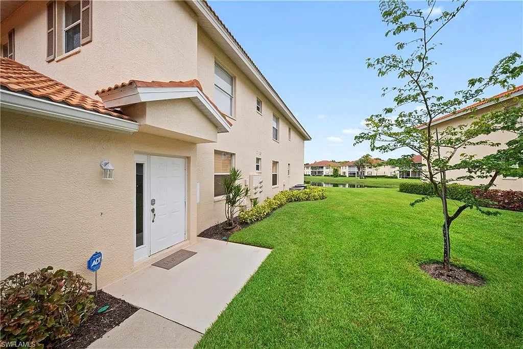 3 bed, 2.0 bath, 1560 sqft, $4,950 — Photo 2