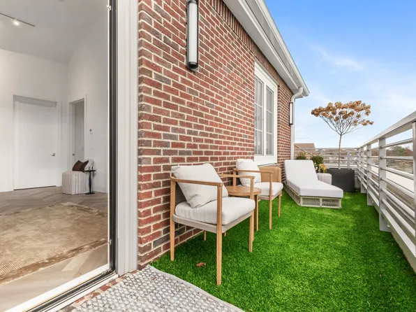100 E Putnam Ave, Cos Cob, CT