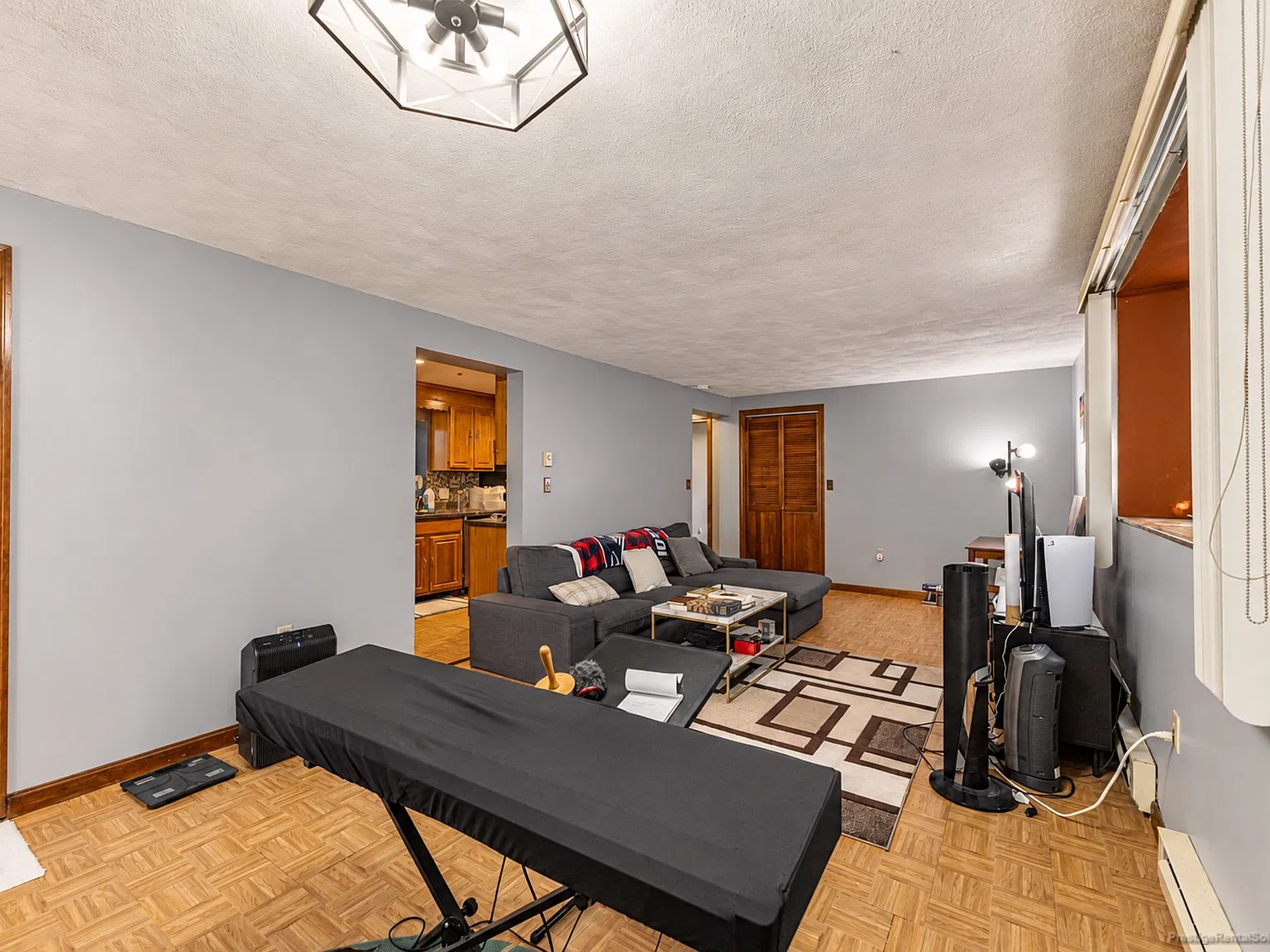 1 bed, 1.0 bath, $2,000 — Photo 2