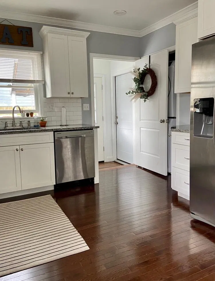 2 bed, 1054 sqft, $2,400 — Photo 1