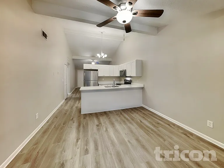 16013 Woodpine Dr — Photo 6