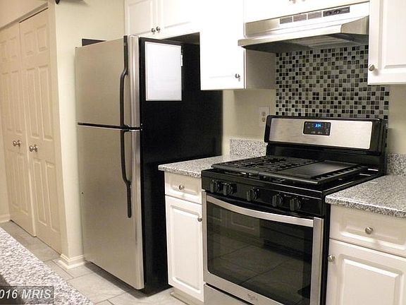4th image of 10009 Vanderbilt Cir #45