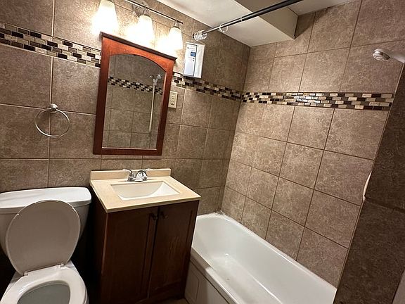 5th image of 1517 10th Ave #8