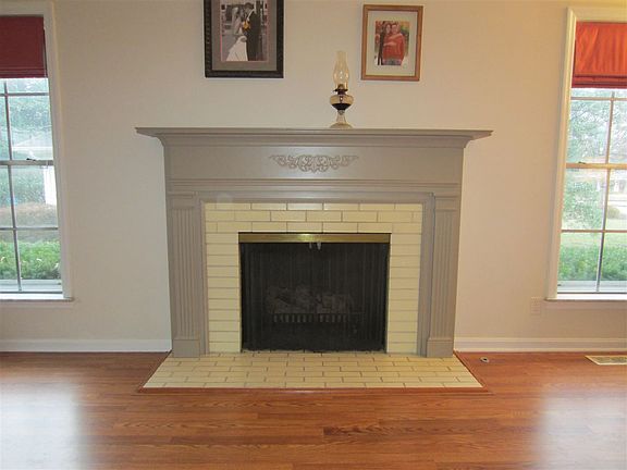 5th image of 616 Trinity Dr