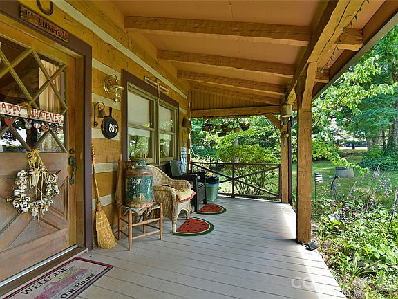 2nd image of 896 Aiken Rd