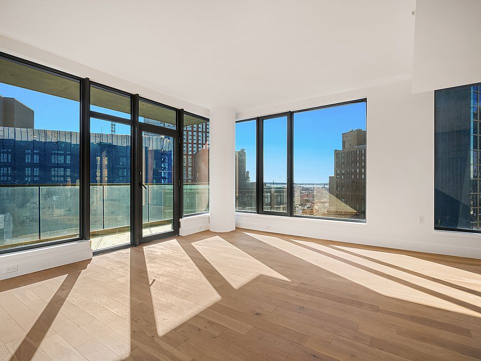 1st image of 20 Rockwell Pl #2334