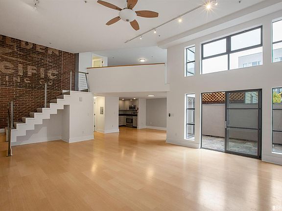 2nd image of 139 Welsh St APT 6