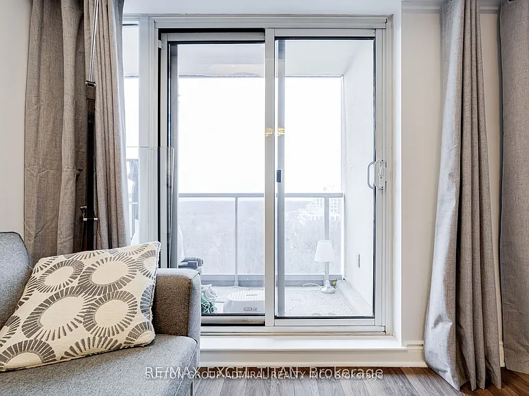 7 N Park Rd #908 — Photo 25