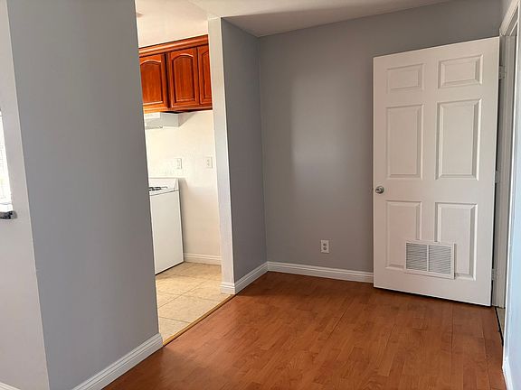 5th image of 1021 Temple Ave APT F