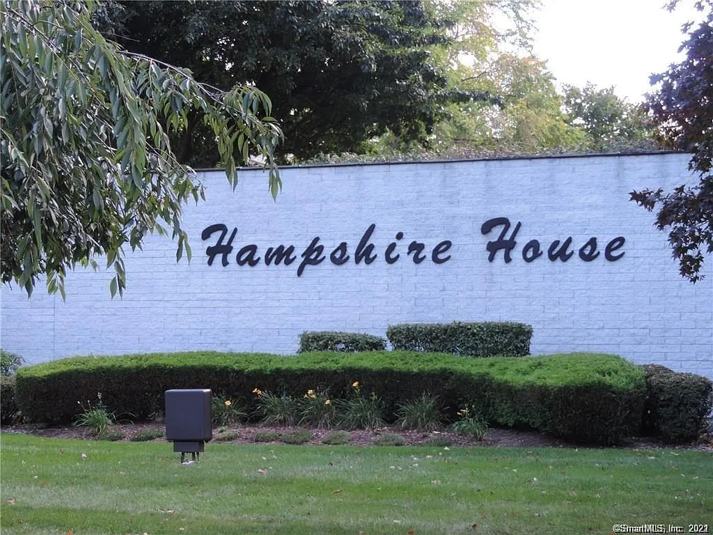 Building Photo - 887 Farmington Ave #2K